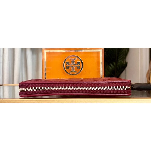 Authentic Tory Burch Maroon Quilted Leather Fleming Zippie Wallet - Picture 2 of 9